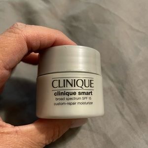 Clinique Smart SPF 15 custom repair moisturizer